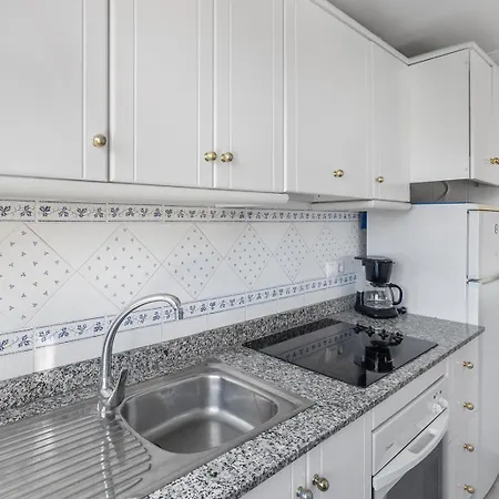 Homely Joven Pura Τορεβιέχα